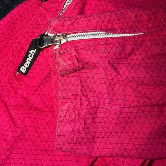 Bench Spring Jacket with zip-away hood - Picture 9 of 10